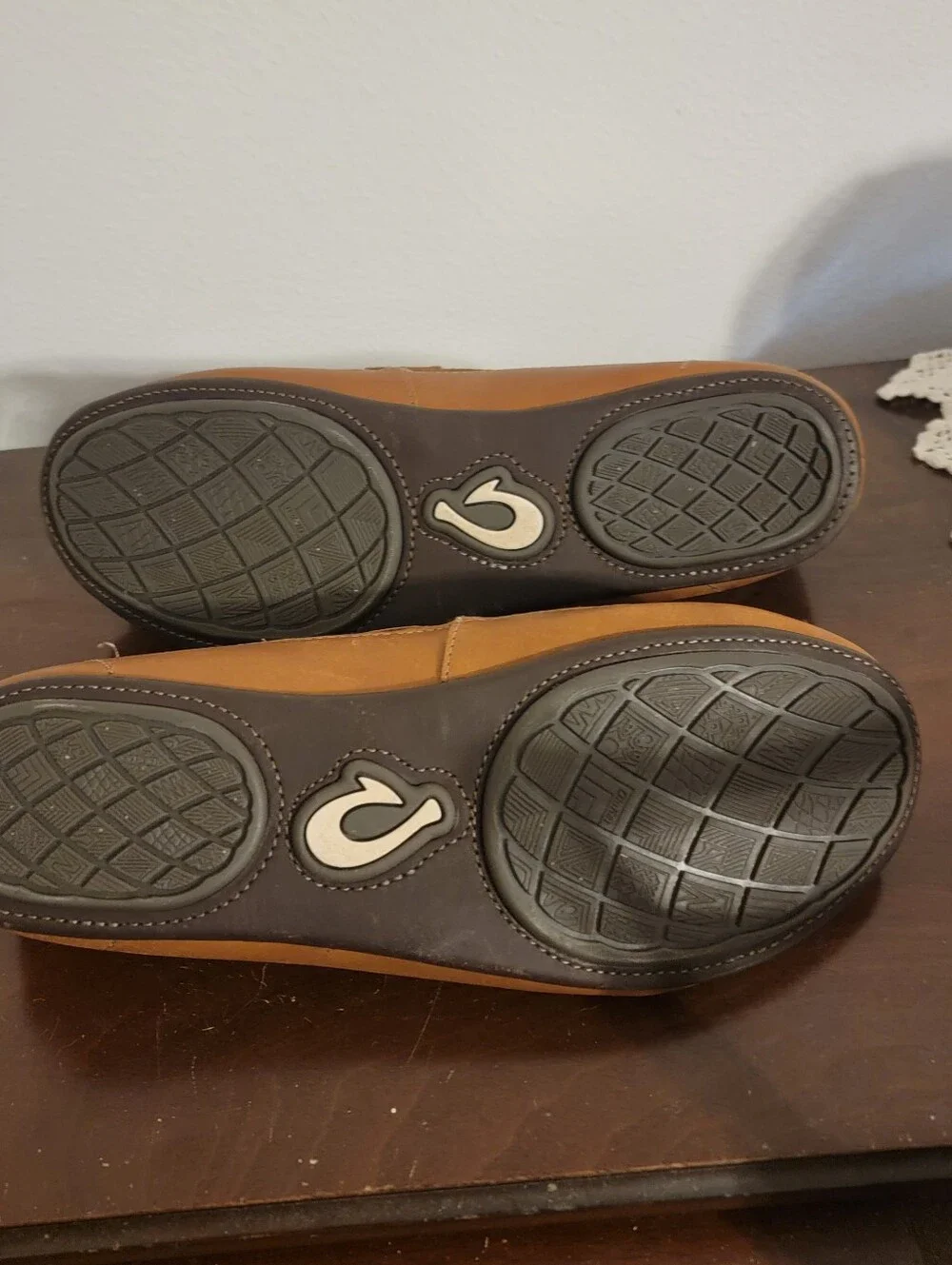 Olukai Men's Kulana Loafer Sz 9 Brown Tan Leather Casual Moc Slip On Shoe